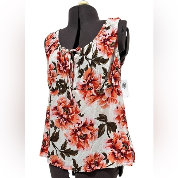 Old Navy Tie Front Crepe Top Size M - Picture 2 of 13